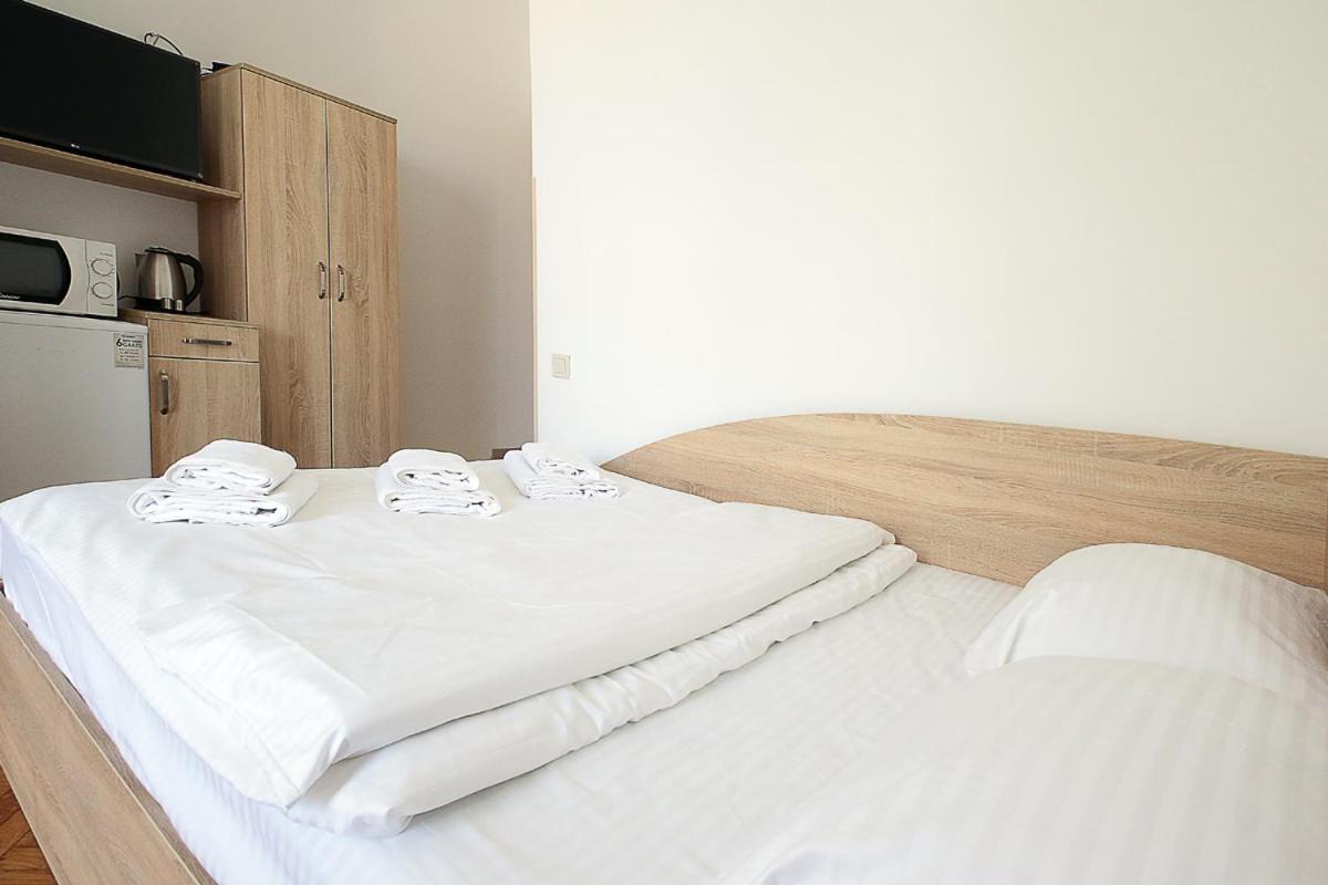 Buk Apartments On Doroshenka 29 Lviv Bagian luar foto