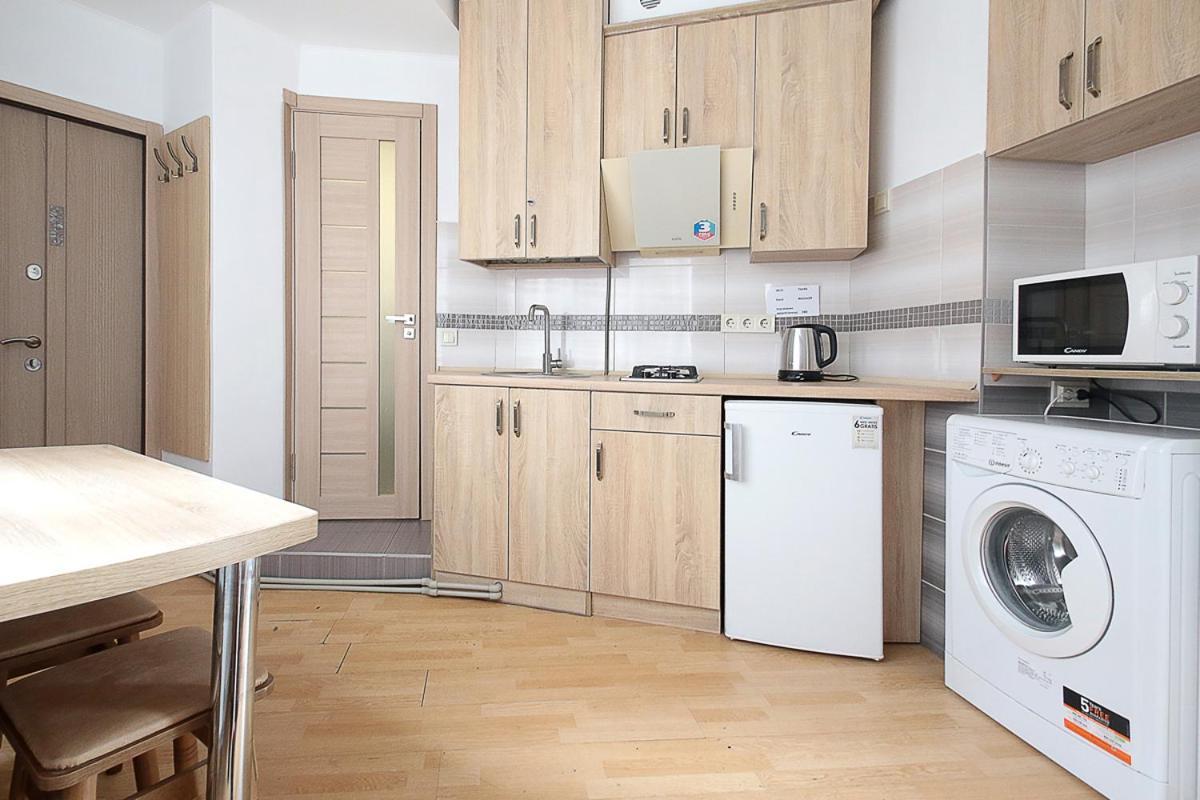 Buk Apartments On Doroshenka 29 Lviv Bagian luar foto