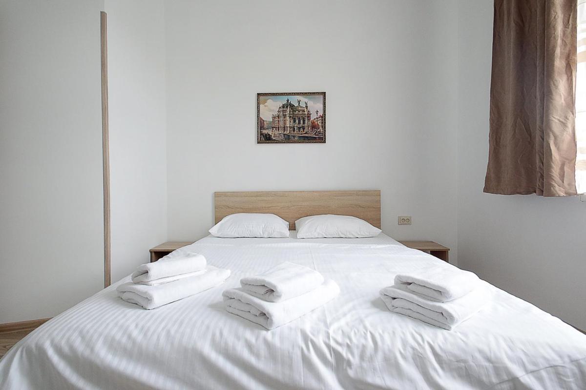 Buk Apartments On Doroshenka 29 Lviv Bagian luar foto