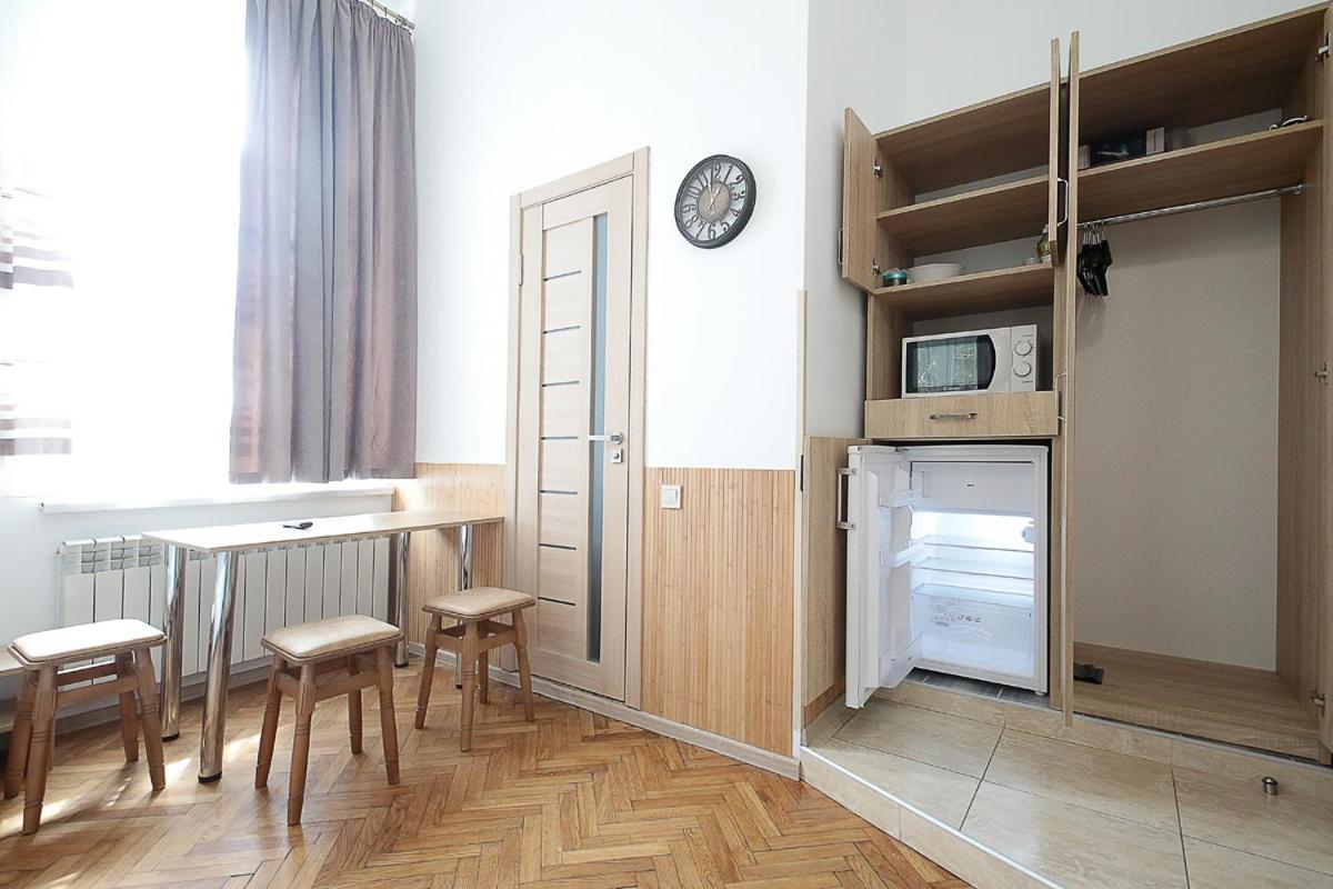 Buk Apartments On Doroshenka 29 Lviv Bagian luar foto