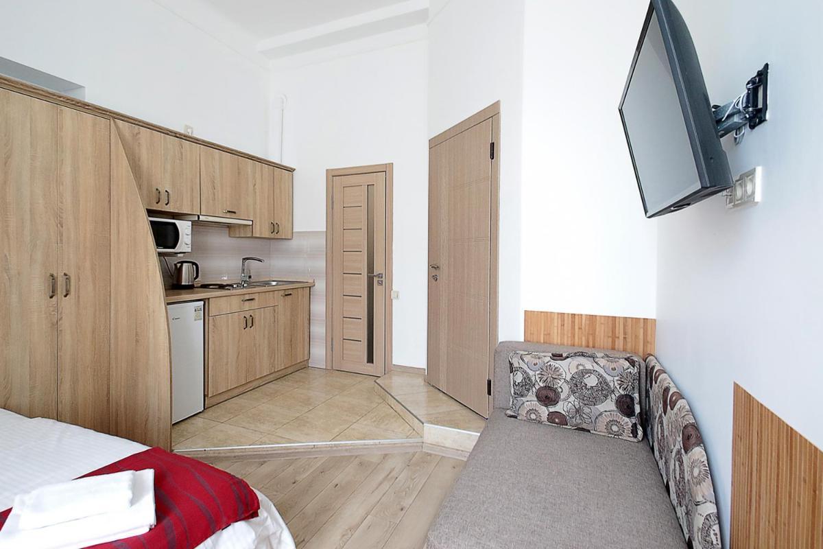 Buk Apartments On Doroshenka 29 Lviv Bagian luar foto
