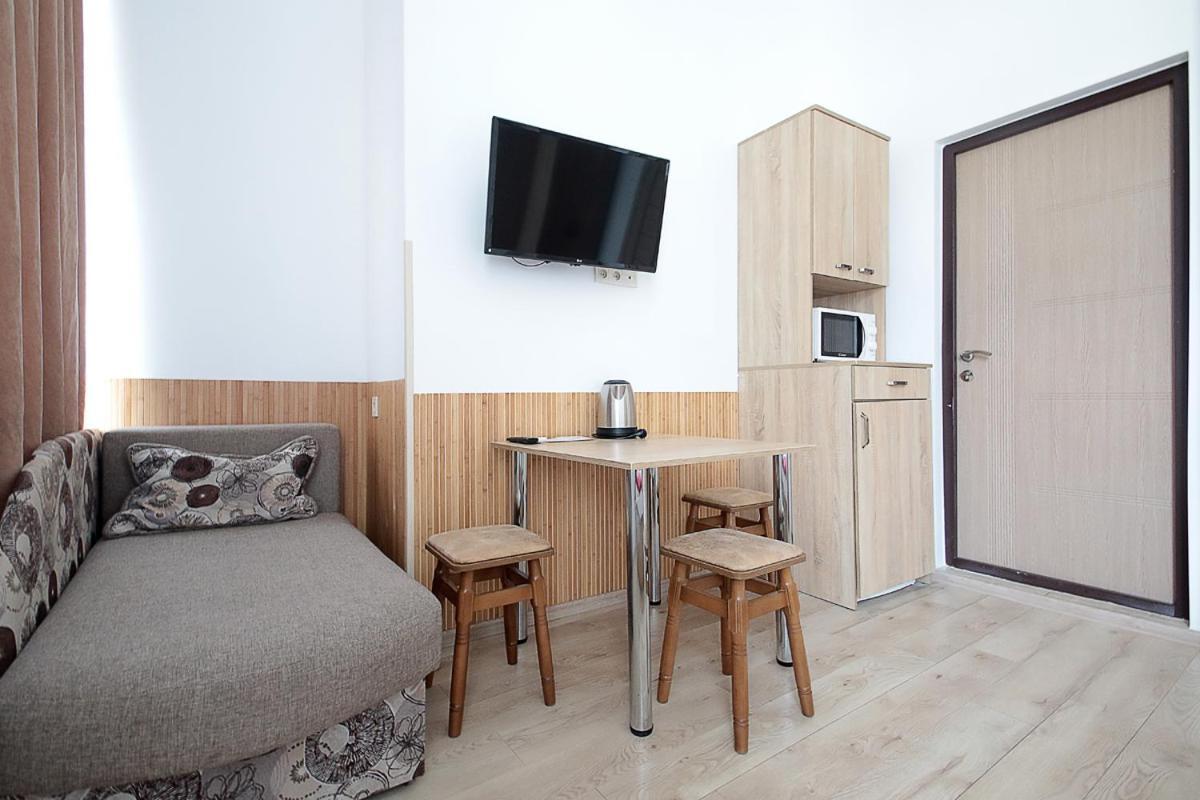 Buk Apartments On Doroshenka 29 Lviv Bagian luar foto