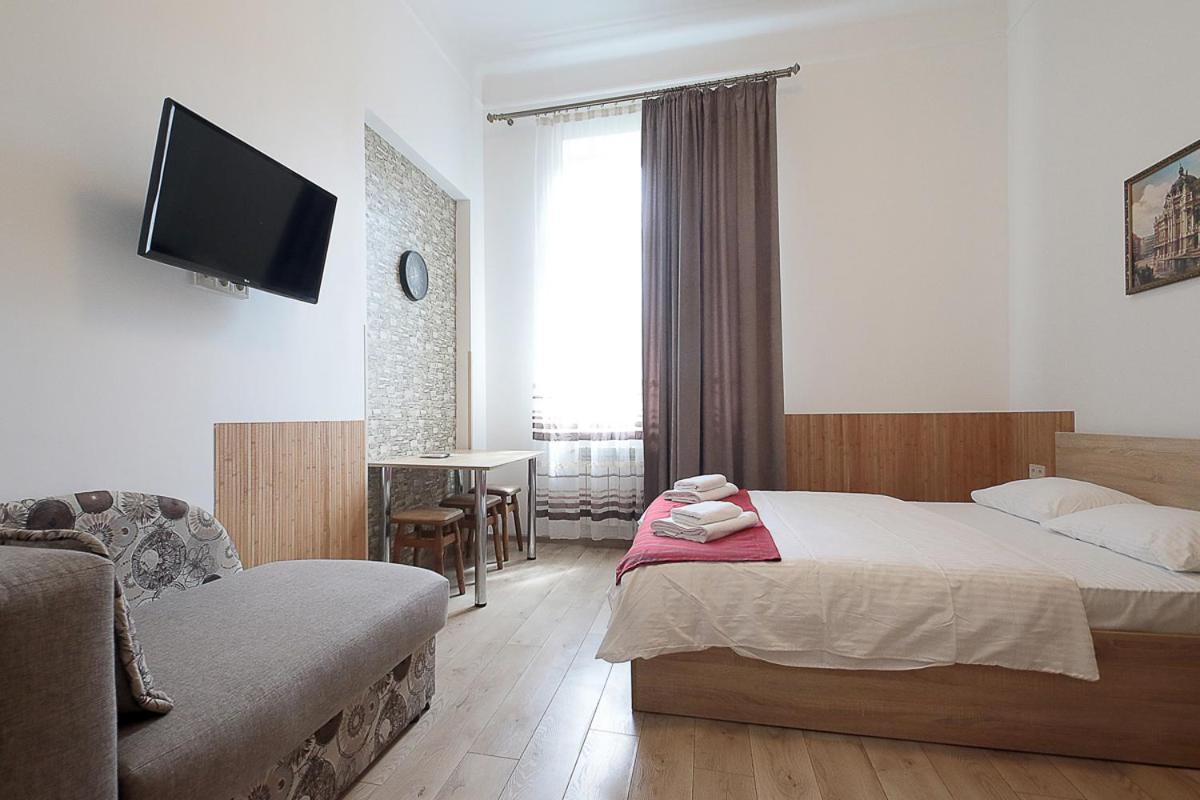 Buk Apartments On Doroshenka 29 Lviv Bagian luar foto