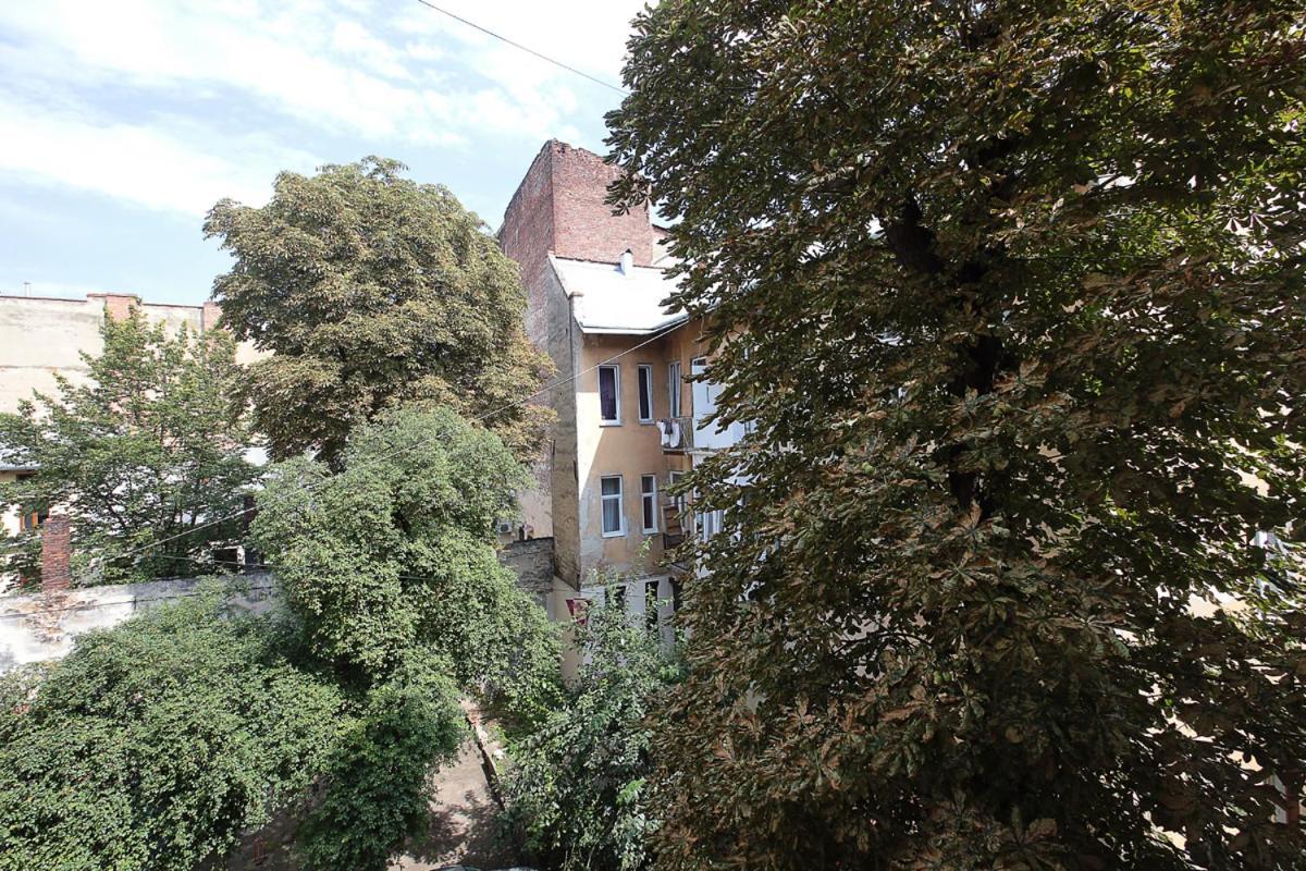 Buk Apartments On Doroshenka 29 Lviv Bagian luar foto