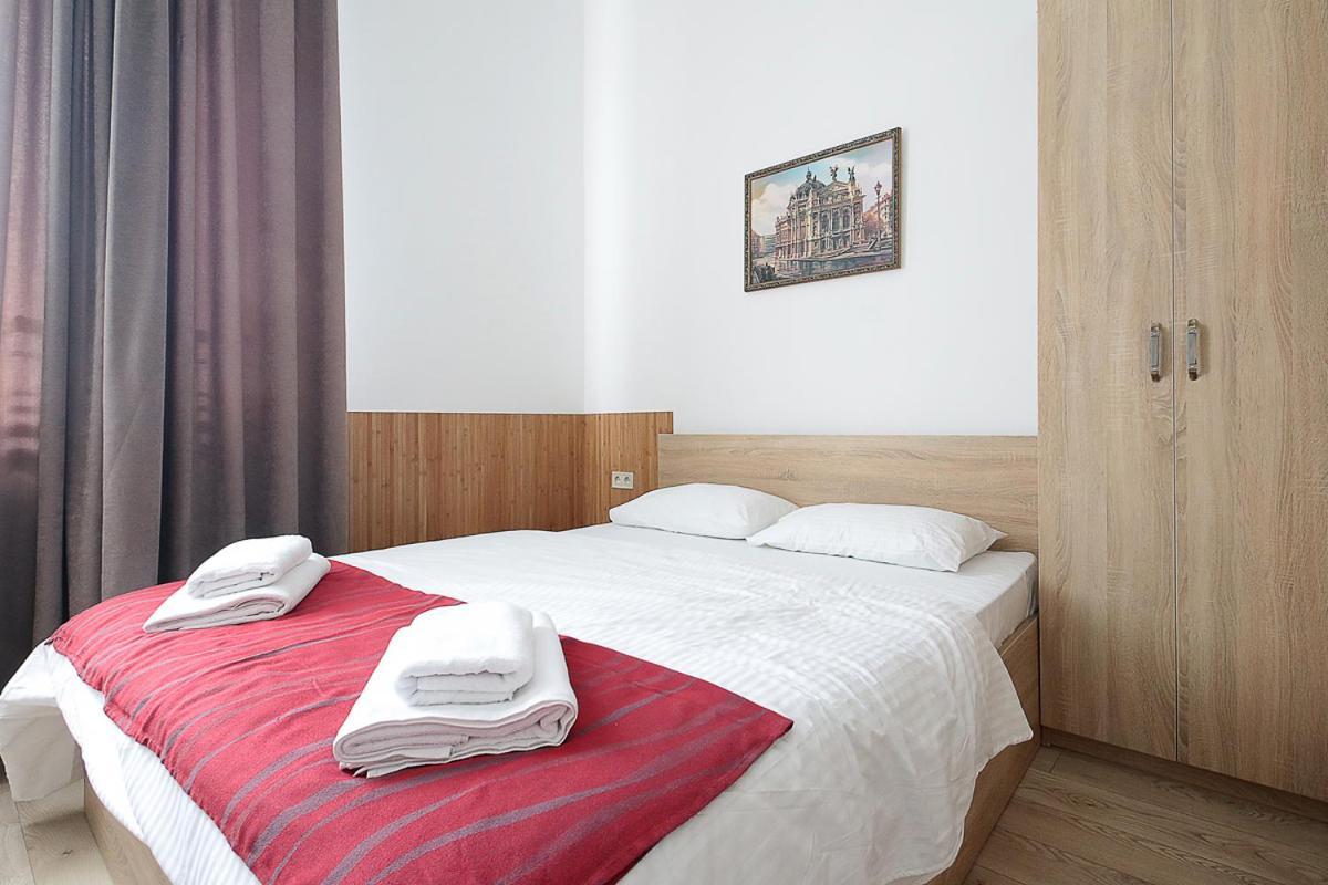 Buk Apartments On Doroshenka 29 Lviv Bagian luar foto