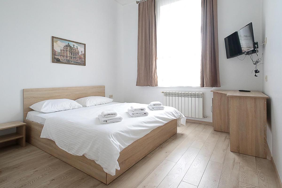 Buk Apartments On Doroshenka 29 Lviv Bagian luar foto