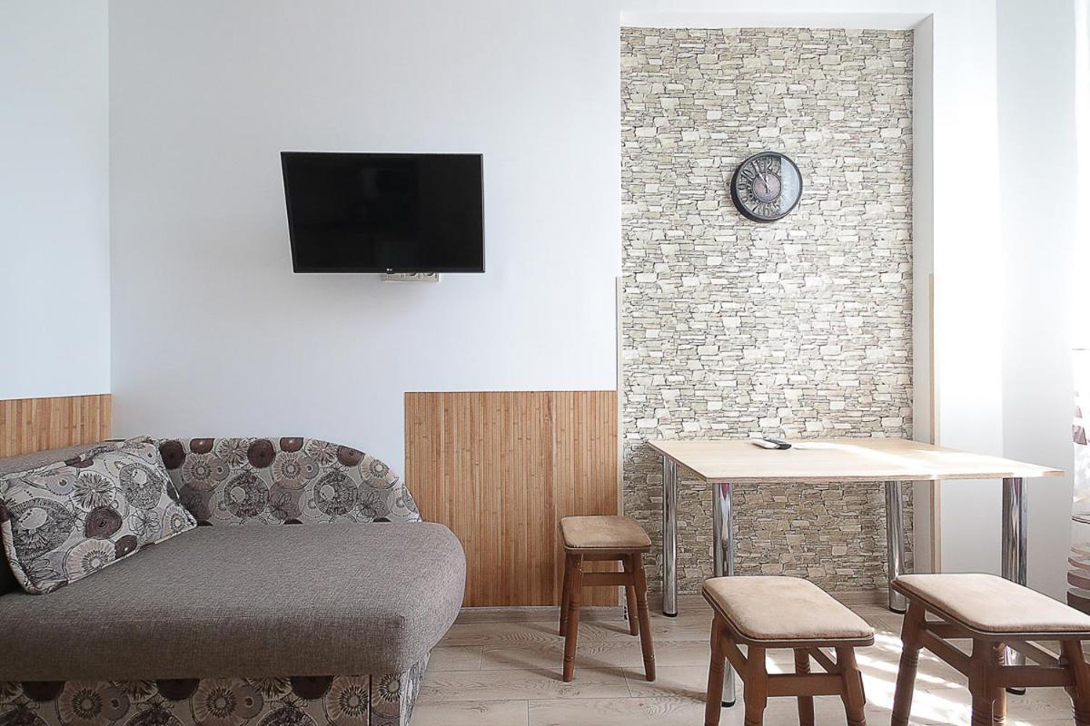 Buk Apartments On Doroshenka 29 Lviv Bagian luar foto